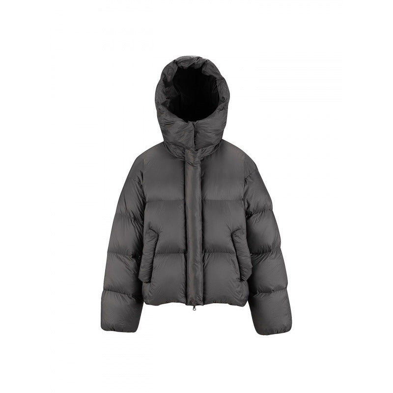 Damen Kurz gepolsterte Crop‑Steppjacke mit Volumen‑Kapuze und verdeckter Druckknopfleiste Nord Taschen