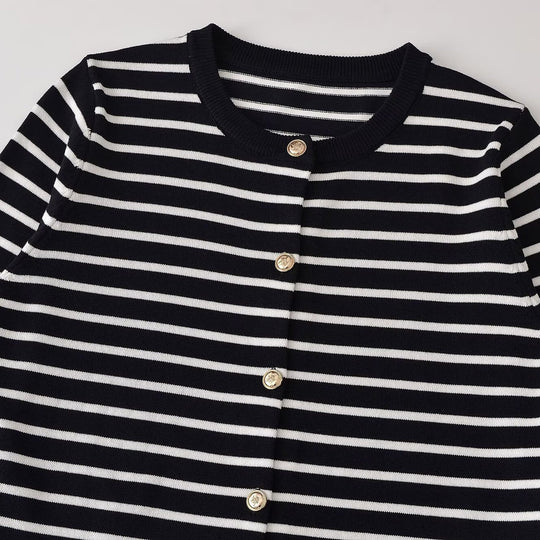 Damen Gestreifter Feinstrick-Cardigan mit Rundhals und Zierknöpfen Nord Taschen