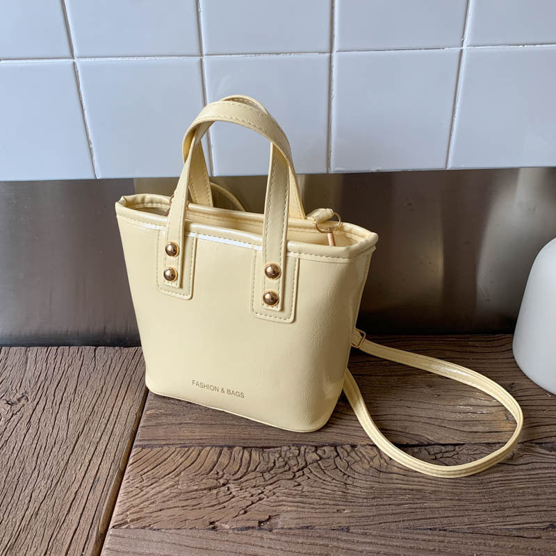 Damen Mini-Tasche mit eleganter Struktur und praktischem Tragegriff Nord Taschen