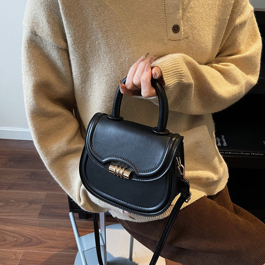 Damen Mini-Umhängetasche aus hochwertigem Kunstleder mit elegantem Klappenverschluss Nord Taschen