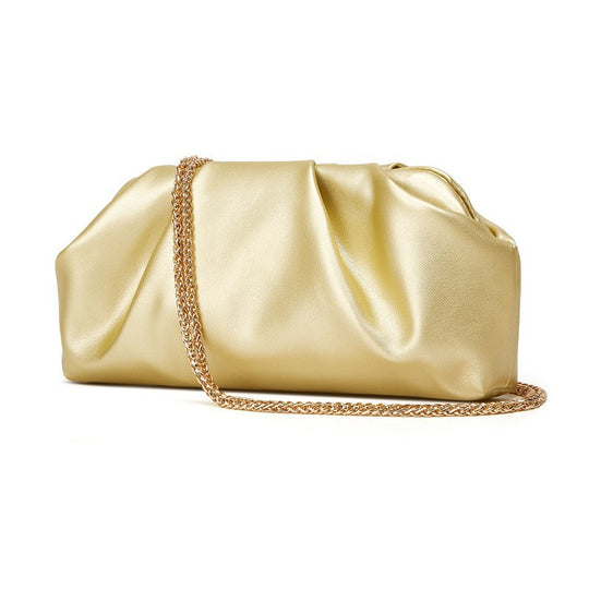 Damen Clutch mit elegantem Faltendesign und goldfarbener Kettenverzierung Nord Taschen
