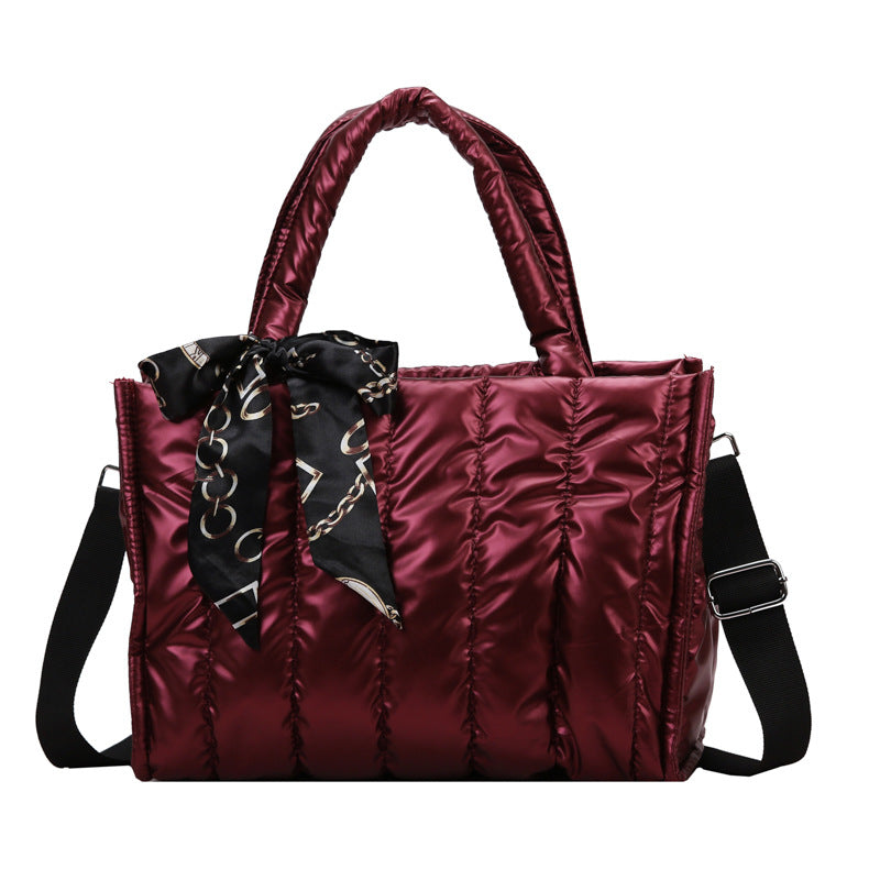 Damen Stepp Handtasche mit elegantem Schal Nord Taschen