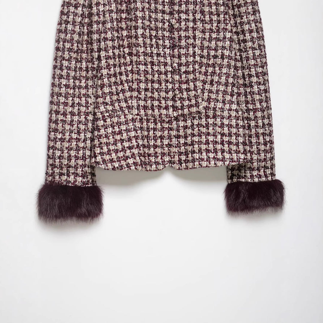 Damen Kurz geschnittene Bouclé‑Tweedjacke mit Stehkragen und Kunstfellmanschetten Nord Taschen
