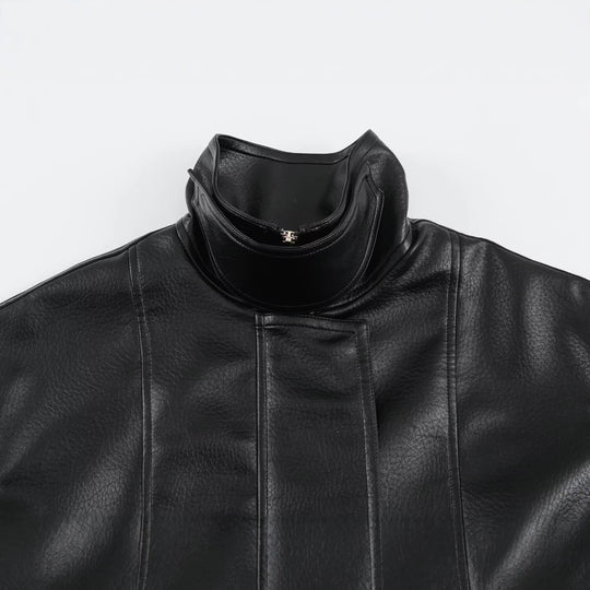 Damen Oversize Kunstlederjacke mit hohem Stehkragen, aufgesetzten Taschen und verstellbaren Schnallen Nord Taschen
