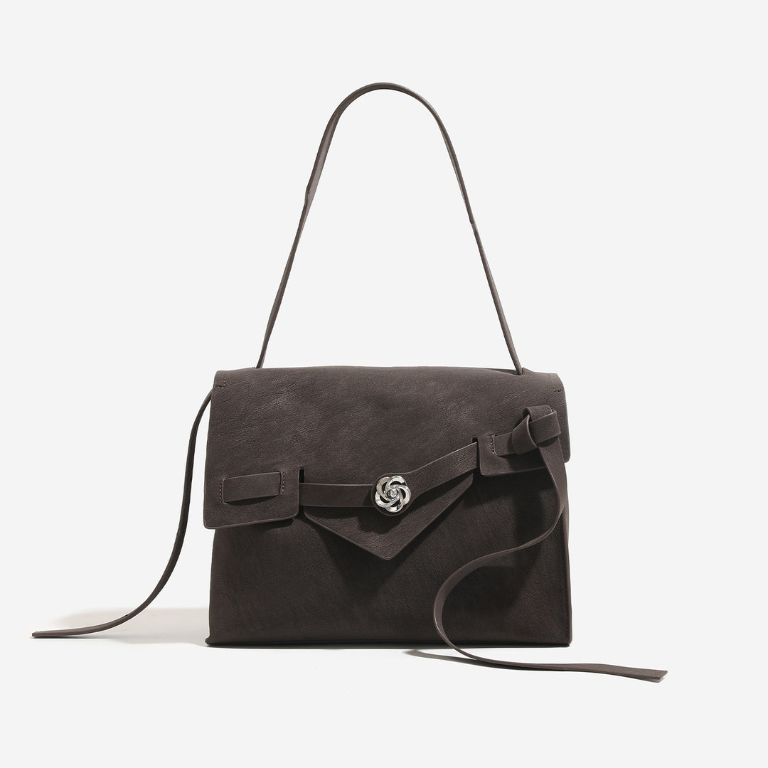 Damen Umhängetasche mit eleganter Klappenöffnung und dekorativen Akzenten Nord Taschen