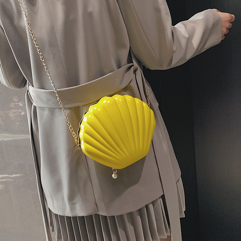Damen elegante Clutch im Muschel-Design Nord Taschen