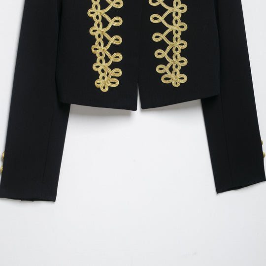 Damen Cropped Militärinspirierte Kurzjacke mit dekorativer Goldborte Nord Taschen