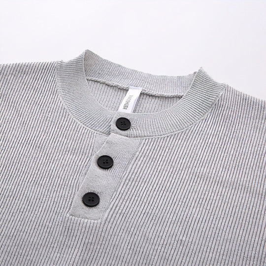 Unisex Oversized Rippen-Henley-Pullover mit verlängertem Rückensaum und 3-Knopf-Leiste Nord Taschen