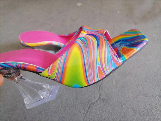 Damen Modische Plateau-Sandalen mit einer eleganten Marmor-Optik und komfortablem Fußbett