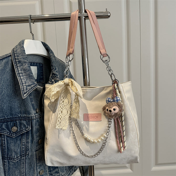 Damen modische Handtasche mit verspieltem Design und eleganten Details Nord Taschen