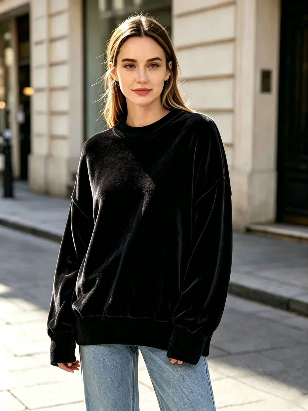 Damen Weicher Oversize-Samtpullover mit hohem Rundhals und überschnittenen Ärmeln Nord Taschen