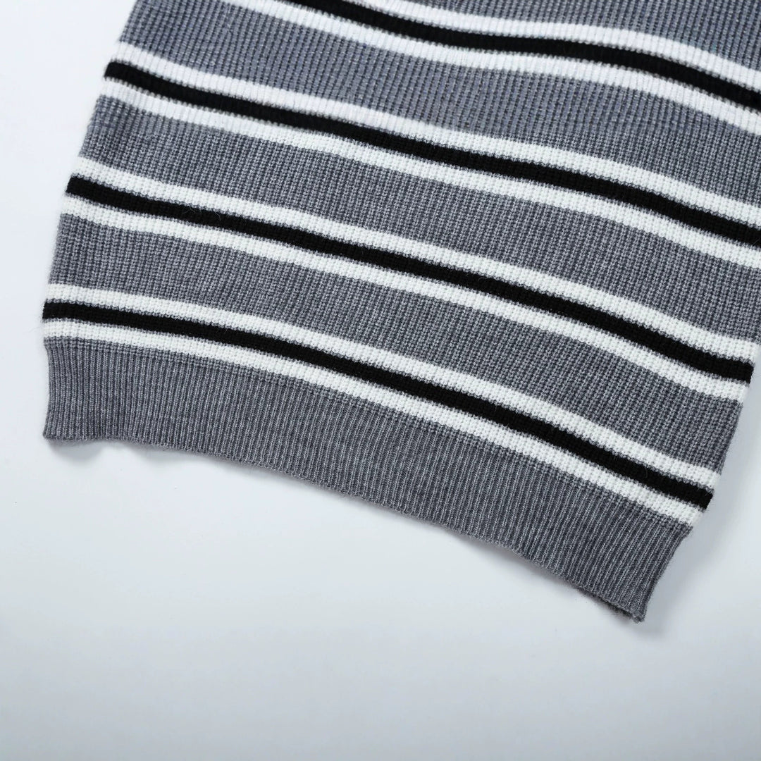 Damen Gestreifter Strickpullover mit Polokragen und Halbreißverschluss Nord Taschen