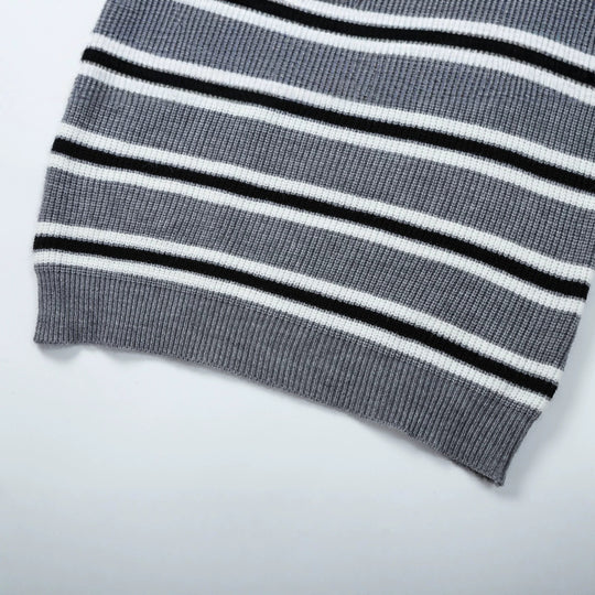 Damen Gestreifter Strickpullover mit Polokragen und Halbreißverschluss Nord Taschen