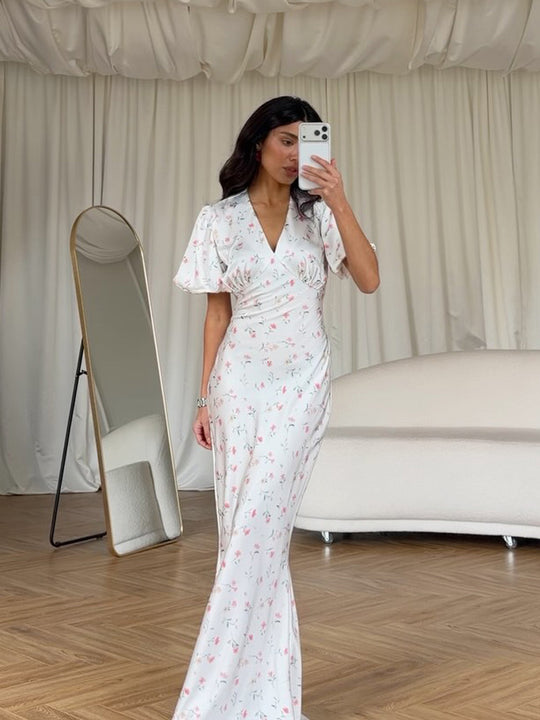 Damen Maxikleid mit floraler Satinoptik, taillierter Silhouette und kurzen Puffärmeln Nord Taschen