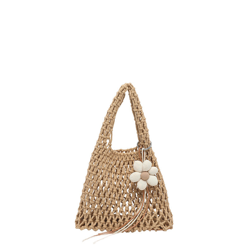 Damen Handtasche im modernen Makramee-Design mit blumenförmigem Anhänger Nord Taschen