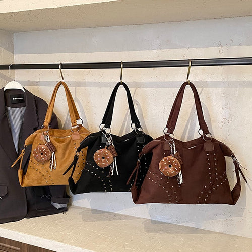 Damen elegante Shopper-Tasche aus hochwertigem Wildleder mit modischen Nieten Nord Taschen