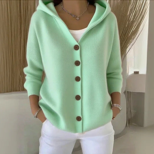 Damen Kapuzenstrickjacke mit Praktischen Knopfdetails und Lässigem Schnitt