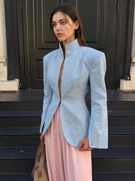 Damen taillierter Stehkragen-Blazer mit verdecktem Hakenverschluss und geschwungenem Saum Nord Taschen