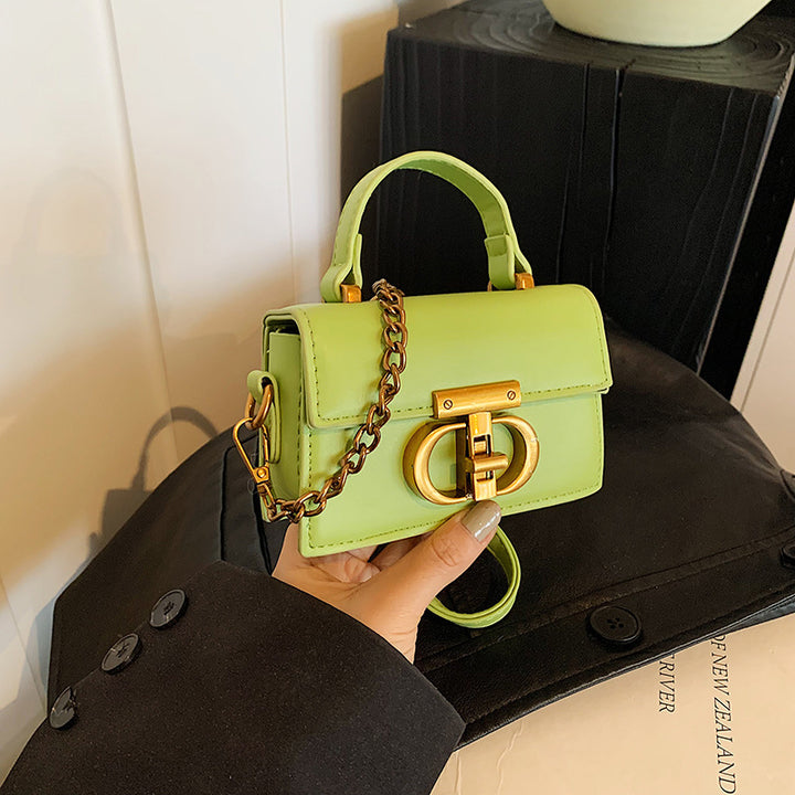 Damen elegante Handtasche mit stilvollem Metallverschluss Nord Taschen