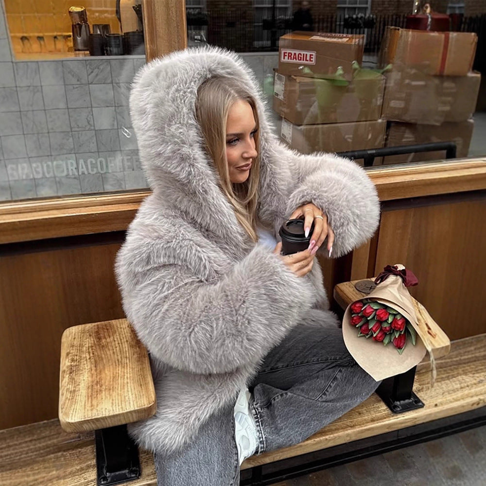 Damen Kuschelige Kurz-Kunstpelzjacke mit extravoluminöser Kapuze Nord Taschen