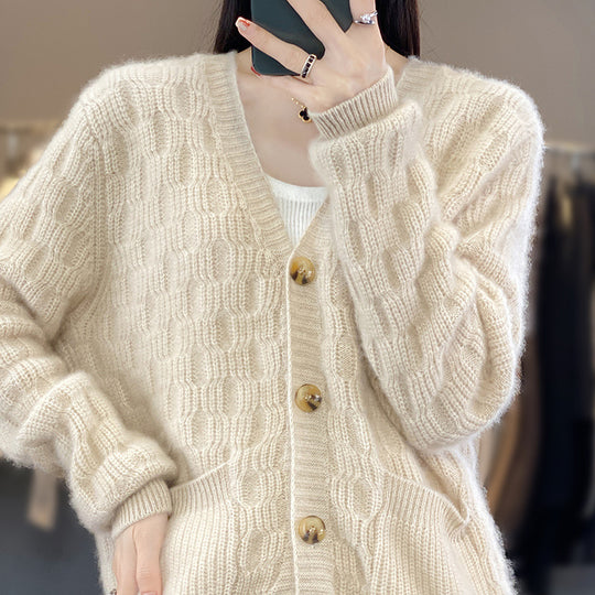 Damen Weicher Angora‑Look Zopfmuster-Cardigan mit V‑Ausschnitt und aufgesetzten Taschen Nord Taschen