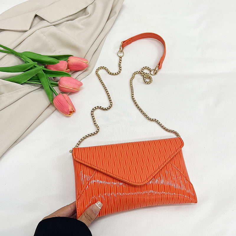 Damen elegante Clutch mit glänzendem Obermaterial Nord Taschen