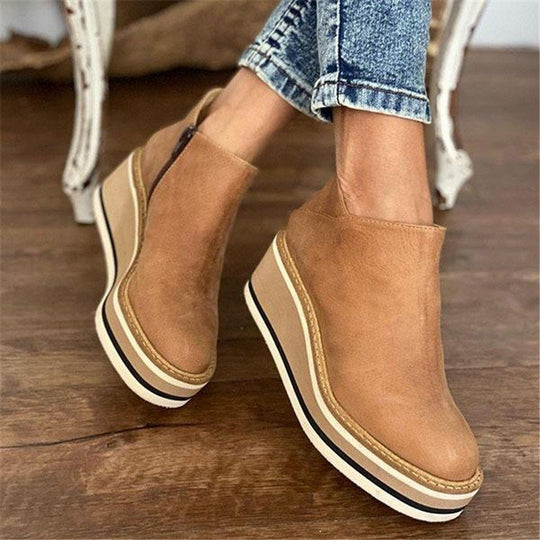 Damen  Keil-Ankle Boots mit genarbtem Kunstleder, dämpfender Plateausohle und gepolstertem Komfortfußbett Nord Taschen