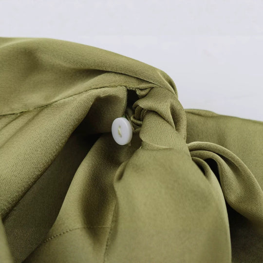 Damen Ärmellose Seidenoptik-Bluse mit Schleifenkragen und Spitzeneinsätzen Nord Taschen