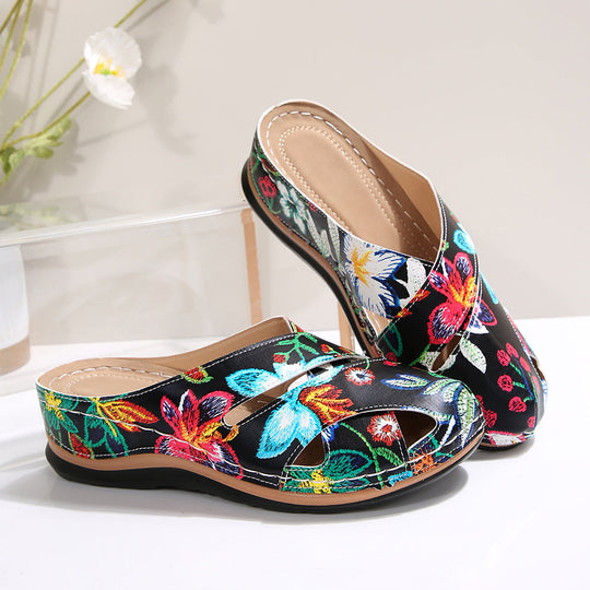Damen Komfortable Clogs mit dekorativen floralen Stickereien Nord Taschen
