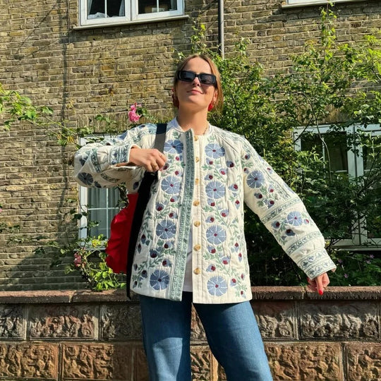 Damen 100+ gestepptes besticktes Jackenblouson mit Taillengürtel und floraler Stickerei Nord Taschen