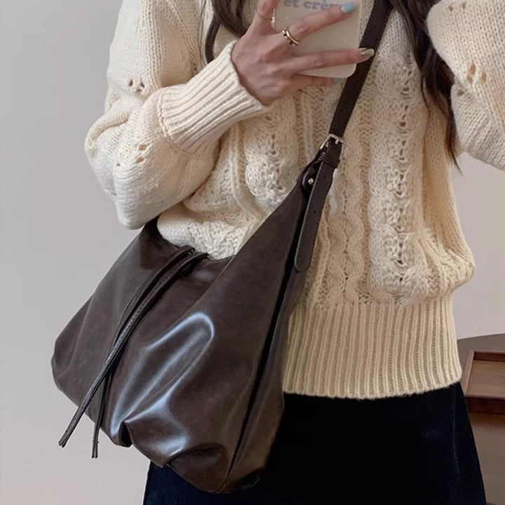 Damen Hobo-Tasche aus hochwertigem Kunstleder mit modernen Akzenten Nord Taschen