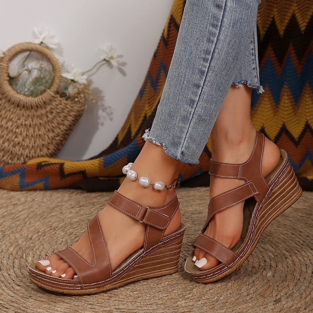 Damen Wedge-Sandalen mit komfortablem Riemendesign und ergonomischer Fußbettung Nord Taschen