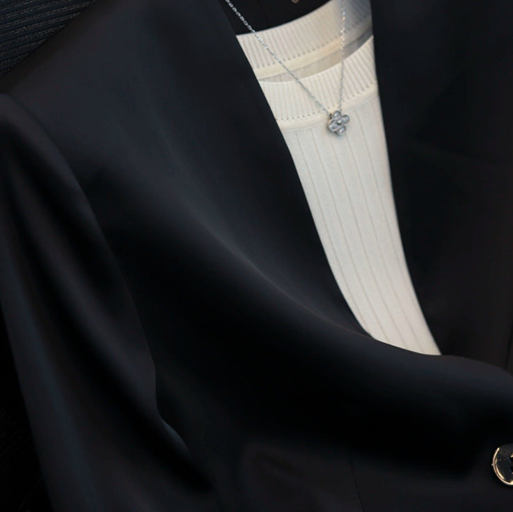 Damen Minimalistischer taillierter Einreihiger Blazer ohne Revers mit offener Kragenlinie Nord Taschen