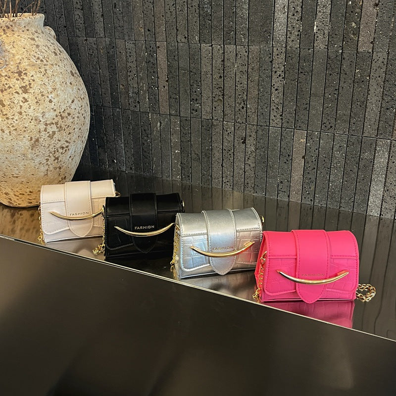 Damen Mini-Handtasche mit modernem Krokodilprägung und schickem Magnetverschluss Nord Taschen