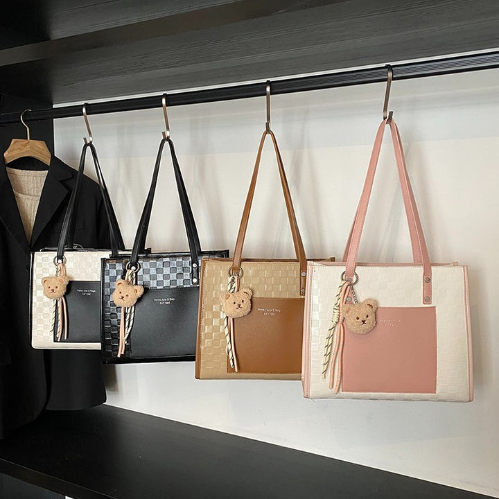 Damenmode Schultertasche mit stilvollem Karomuster Nord Taschen