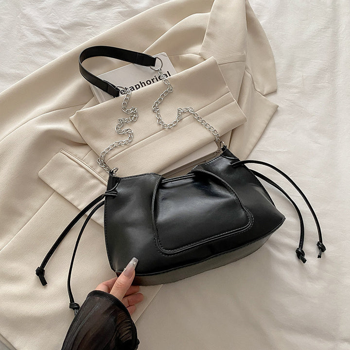 Damen modische Umhängetasche mit eleganten Kettenakzenten Nord Taschen