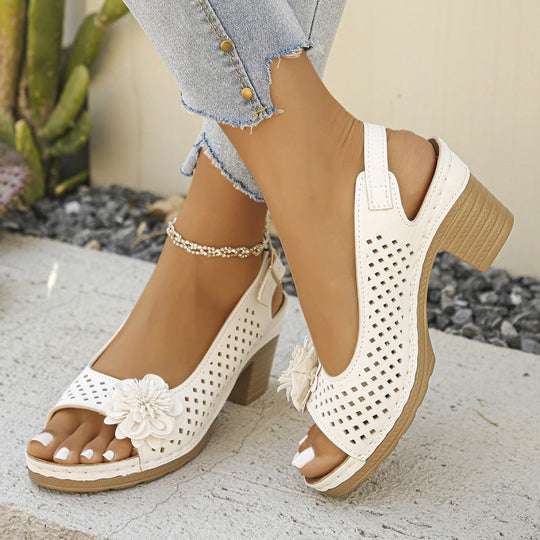 Damen modische Sling-Sandalen mit dekorativem Blumenapplikation