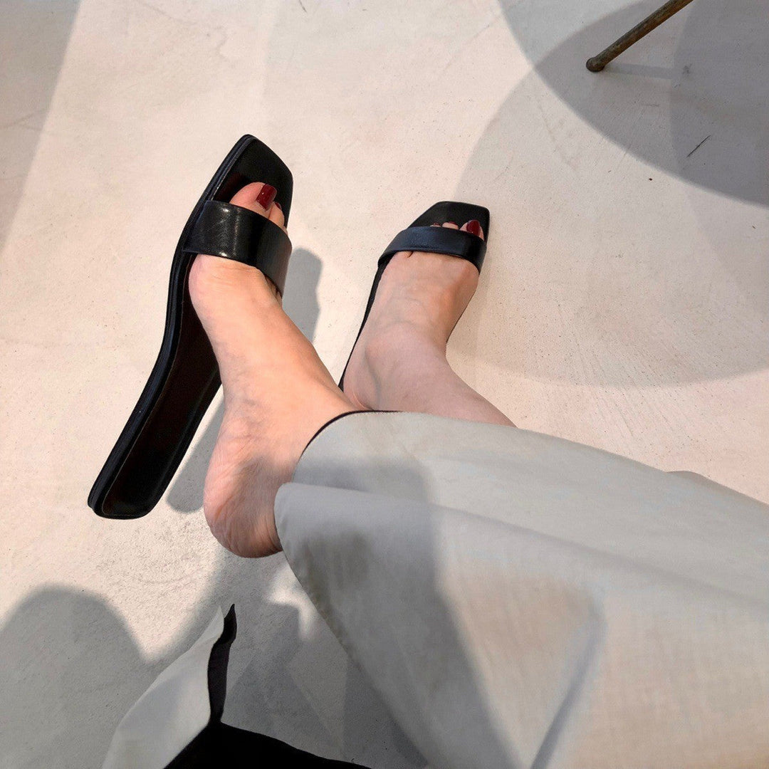 Damen elegante Badesandalen mit breitem Riemendesign und weicher Sohle