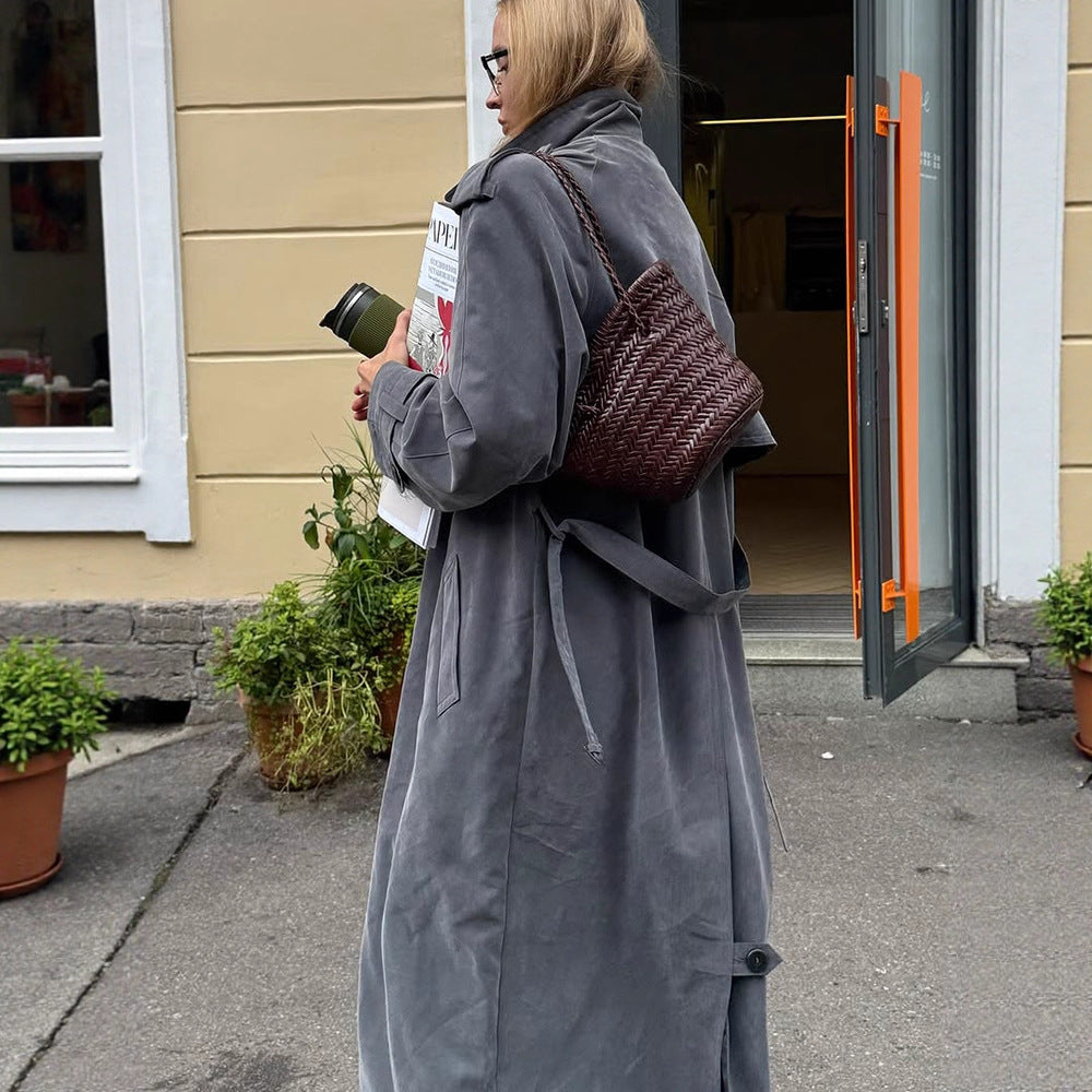 Damen Maxilanger Oversize-Trenchcoat aus softem Velours mit Schulterpatten und doppelreihiger Knopfleiste Nord Taschen