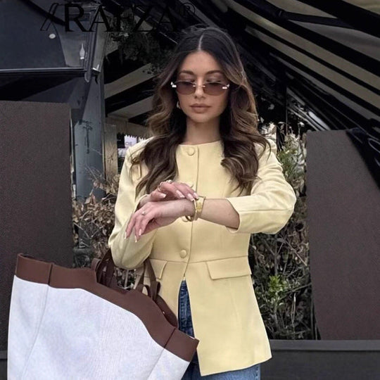 Damen Strukturierte Blazerjacke mit eleganter Knopfleiste und aufgesetzten Taschen Nord Taschen
