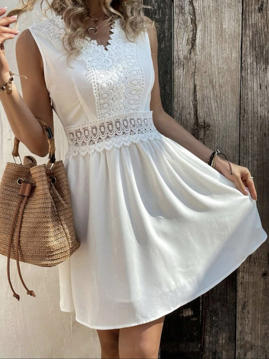 Damen Sommerkleid mit Spitzenakzenten und fließendem Schnitt