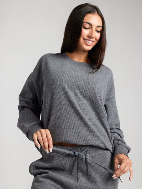 Damen geräumiges Waffelstrick-Loungewear-Set mit Rundhalsausschnitt und Tunnelzughose Nord Taschen