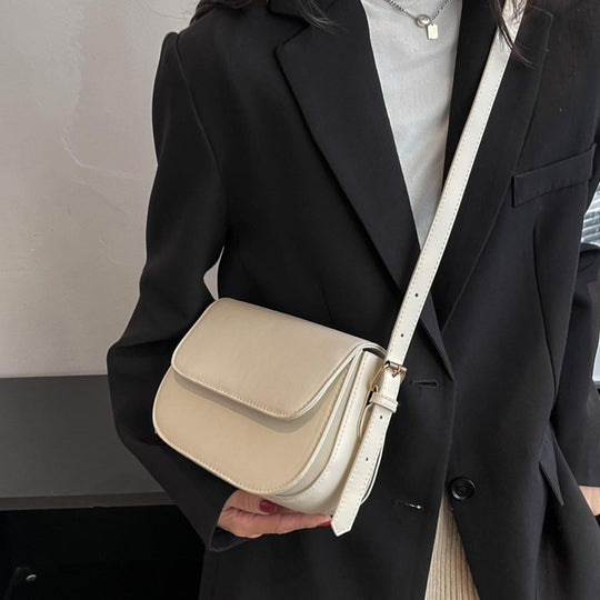 Damen Umhängetasche mit eleganter Klappe und verstellbarem Schulterriemen Nord Taschen