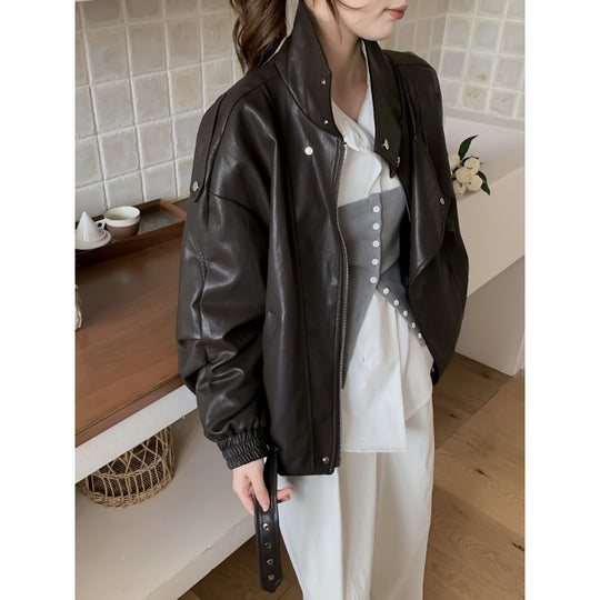 Damen Oversize Bikerjacke aus veganem Leder mit hohem Stehkragen und dekorativen Druckknöpfen Nord Taschen