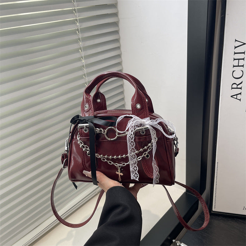 Damen modische Handtasche mit verspielten Details Nord Taschen