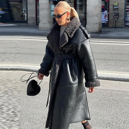 Damen Oversize Lammfellmantel mit Gürtel und Teddyfutter Nord Taschen