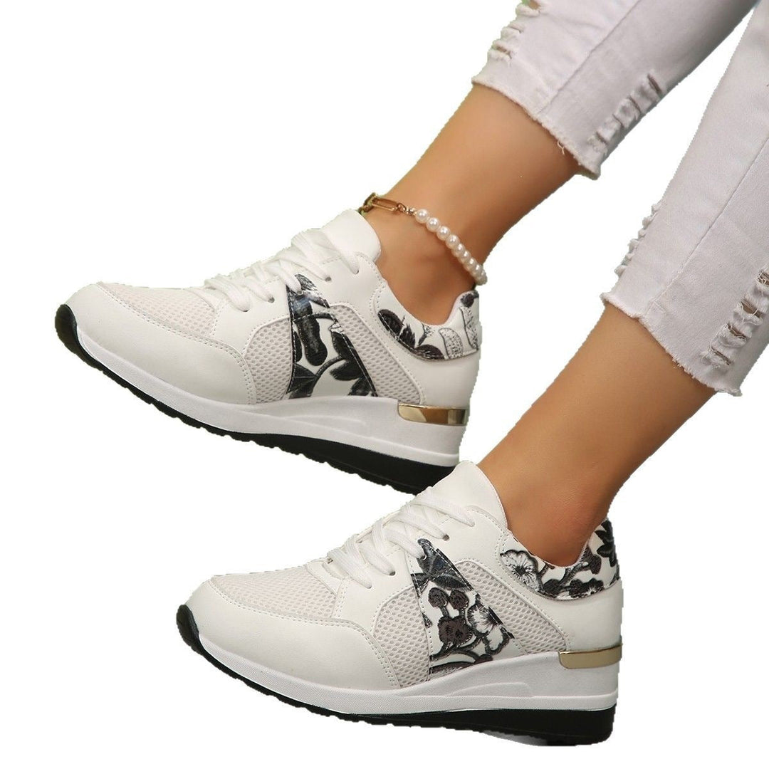 Damen Sneakers mit floralen Applikationen und dämpfender Sohle Nord Taschen