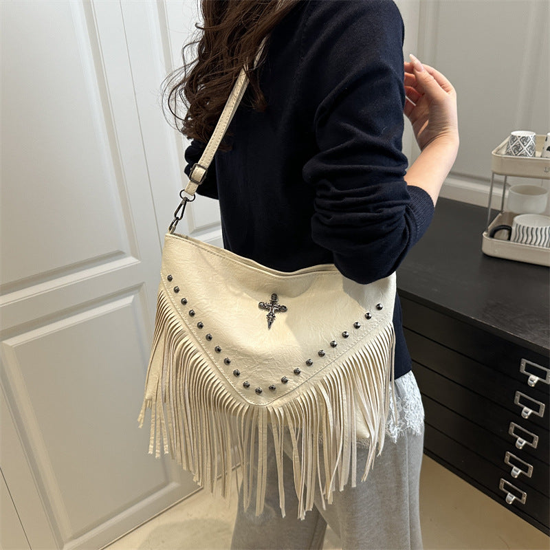 Damen Weste im modischen Boho-Stil mit Fransen und goldenen Details Nord Taschen