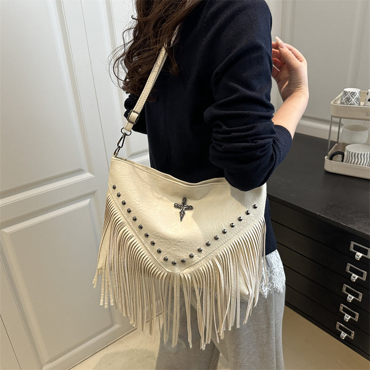 Damen Weste im modischen Boho-Stil mit Fransen und goldenen Details Nord Taschen
