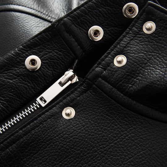 Damen Kurzjacke in Lederoptik mit Stehkragen, überschnittener Schulterpartie und dekorativen Schulterklappen Nord Taschen